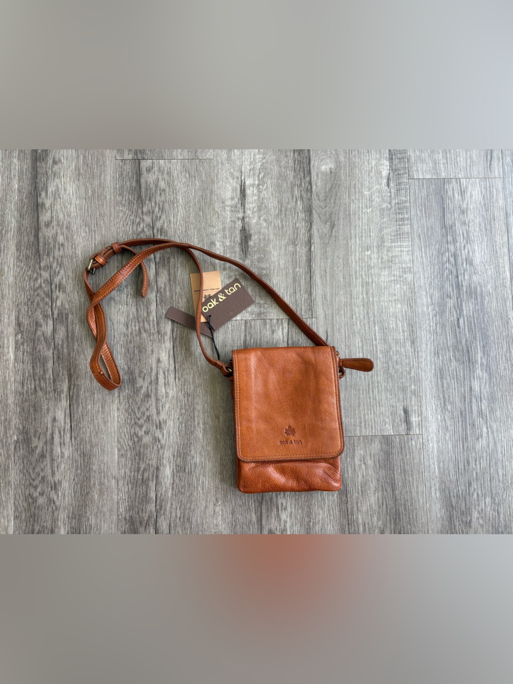 NWT Oak & Tan Handmade Linzia Purse